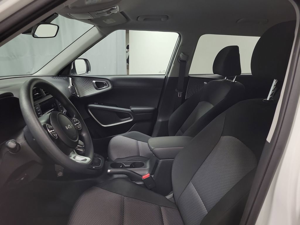 Used 2025 Kia Soul S FWD image 12