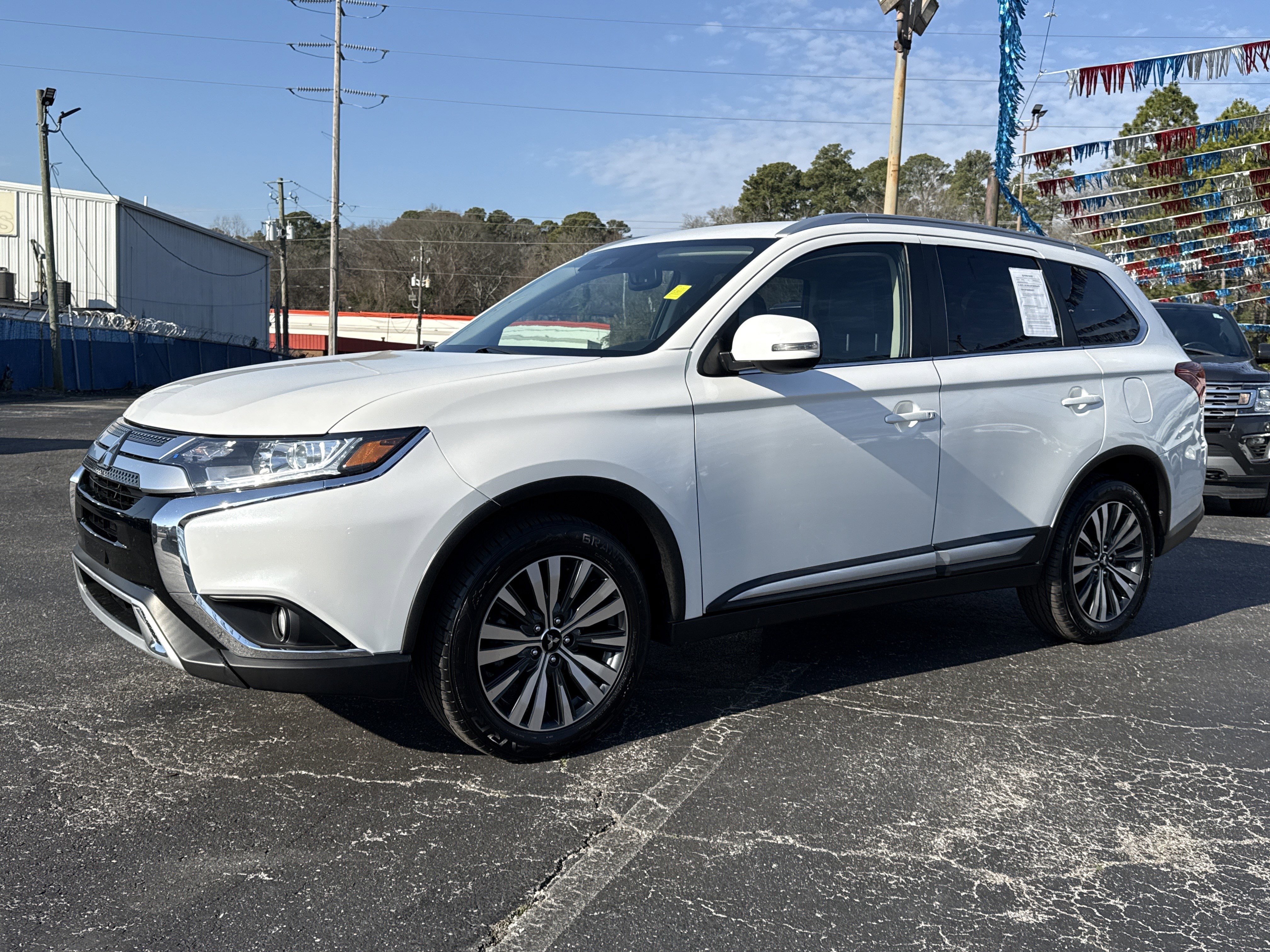 Used 2020 Mitsubishi Outlander AWD image 1