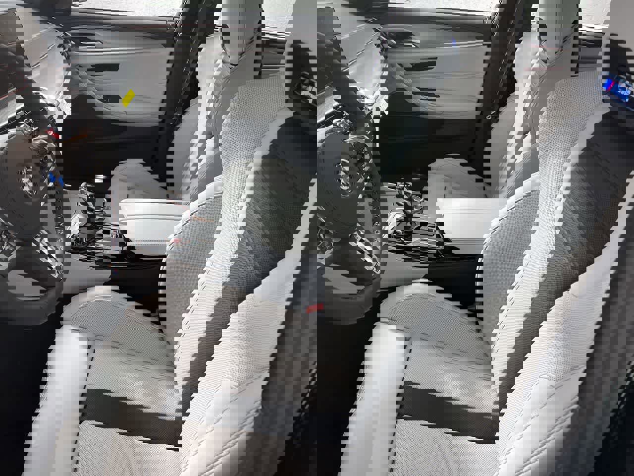 Used 2023 BMW M5 w/ Competition Package image 9