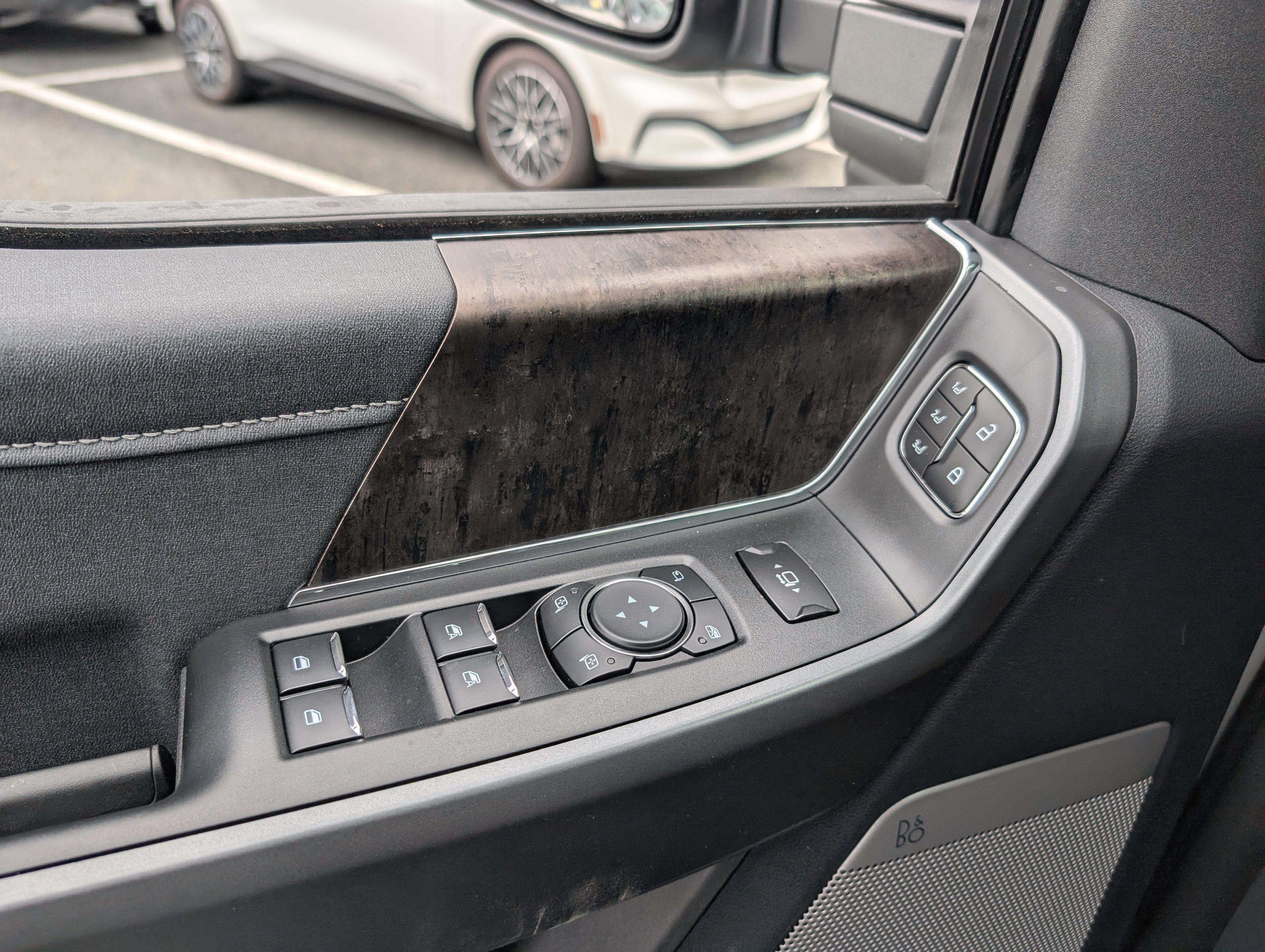 New 2026 Ford F250 Lariat w/ Black Appearance Package image 17