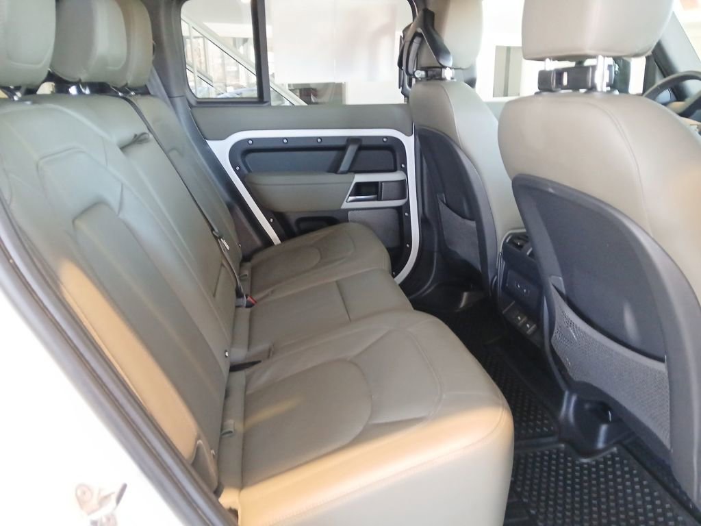 Used 2024 Land Rover Defender 110 S image 24