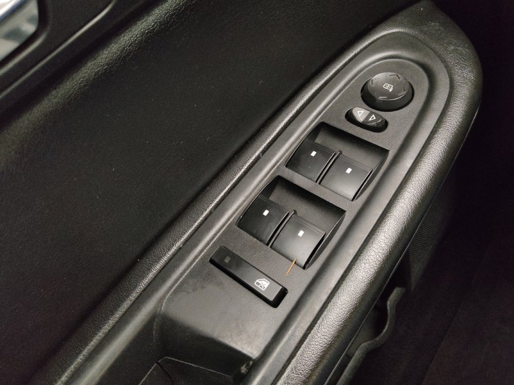 Used 2015 Chevrolet Traverse LT w/ Style and Technology Package FWD image 27