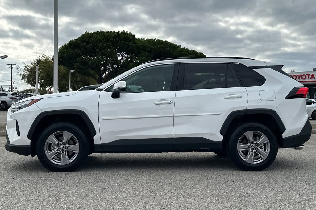 Certified 2024 Toyota RAV4 LE AWD/4WD image 6