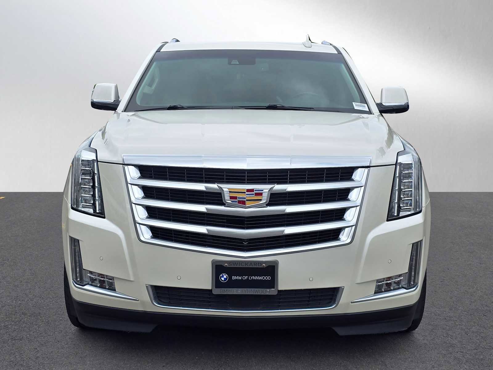 Used 2015 Cadillac Escalade Premium AWD/4WD image 8