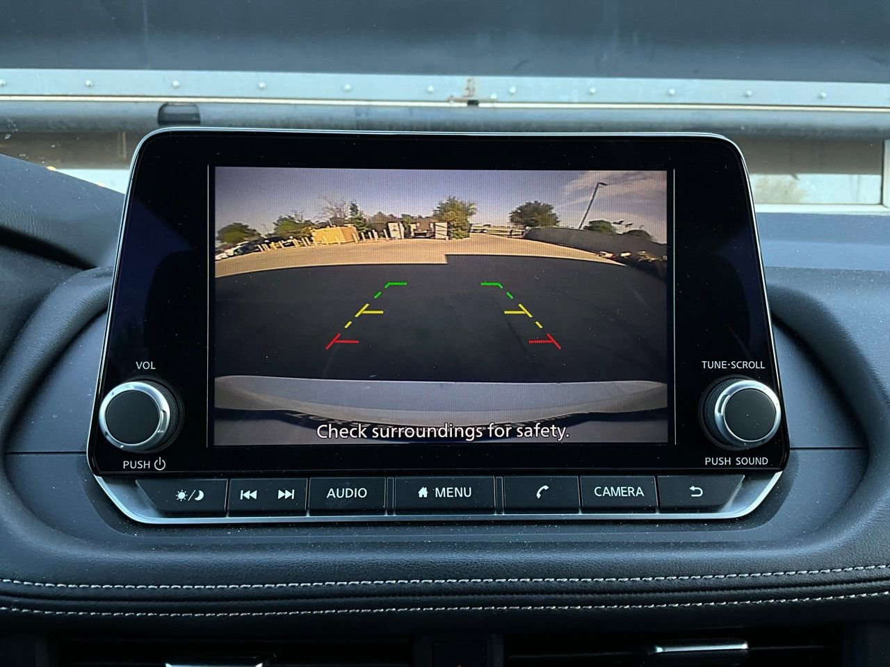 Used 2025 Nissan Rogue SV image 31