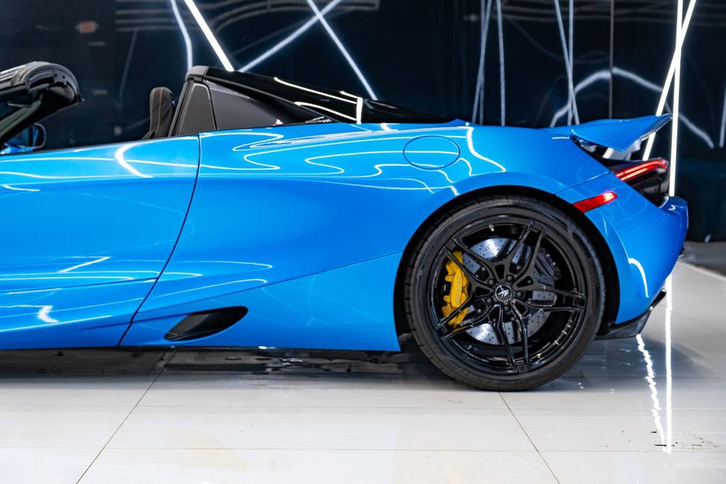 Used 2020 McLaren 720S Spider RWD image 12