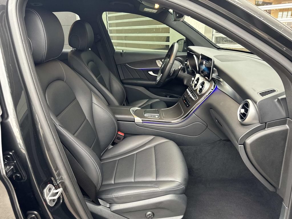 Used 2022 Mercedes-Benz GLC 300 4MATIC image 9