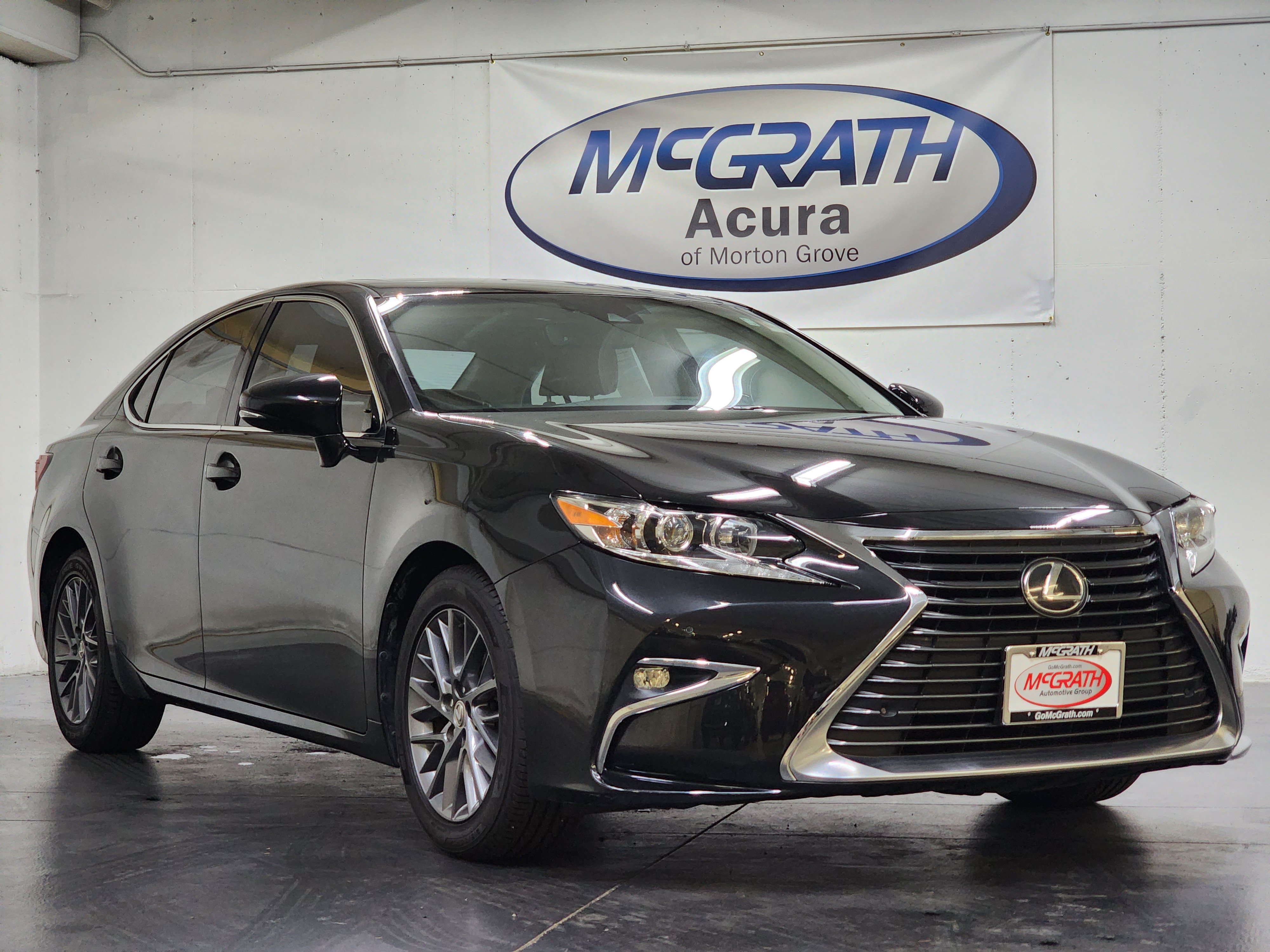 Used 2018 Lexus ES 350 F Sport w/ Navigation System Package FWD image 2