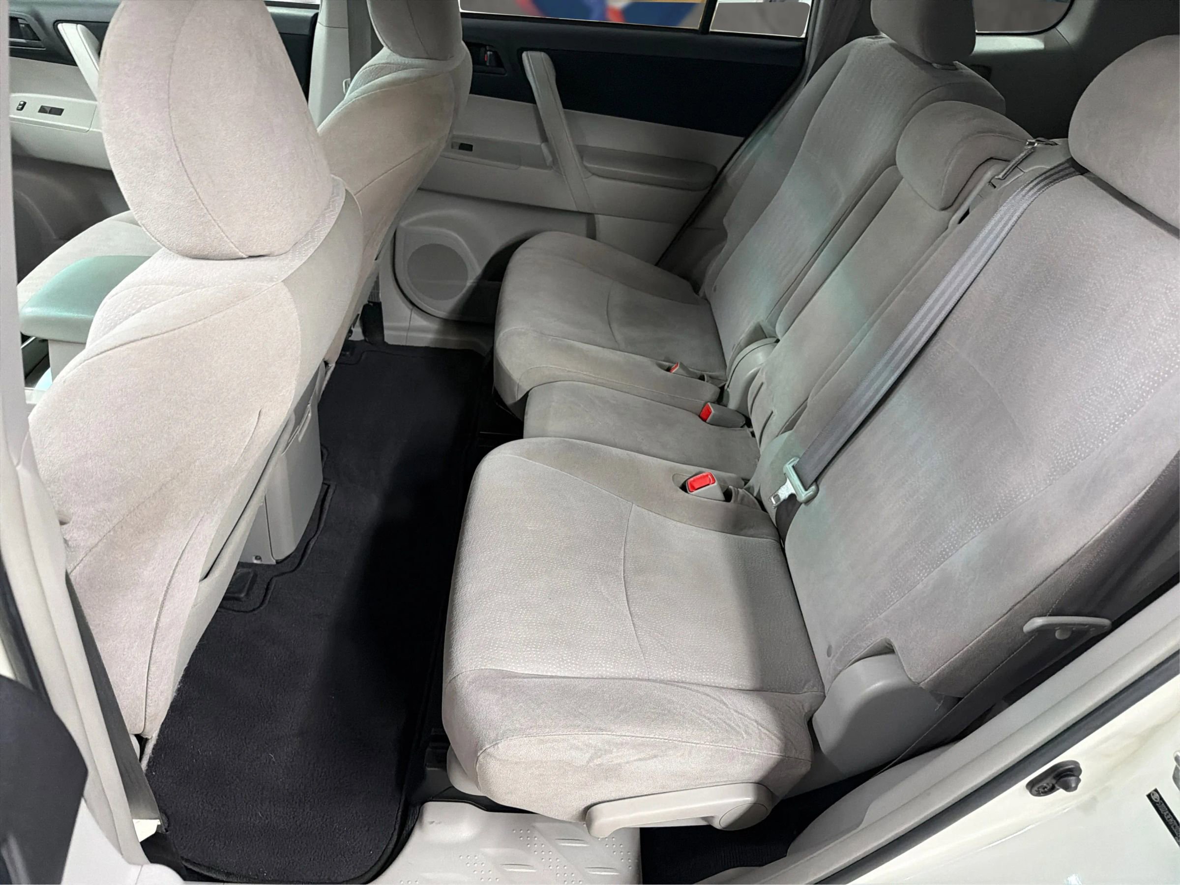 Used 2012 Toyota Highlander FWD image 23