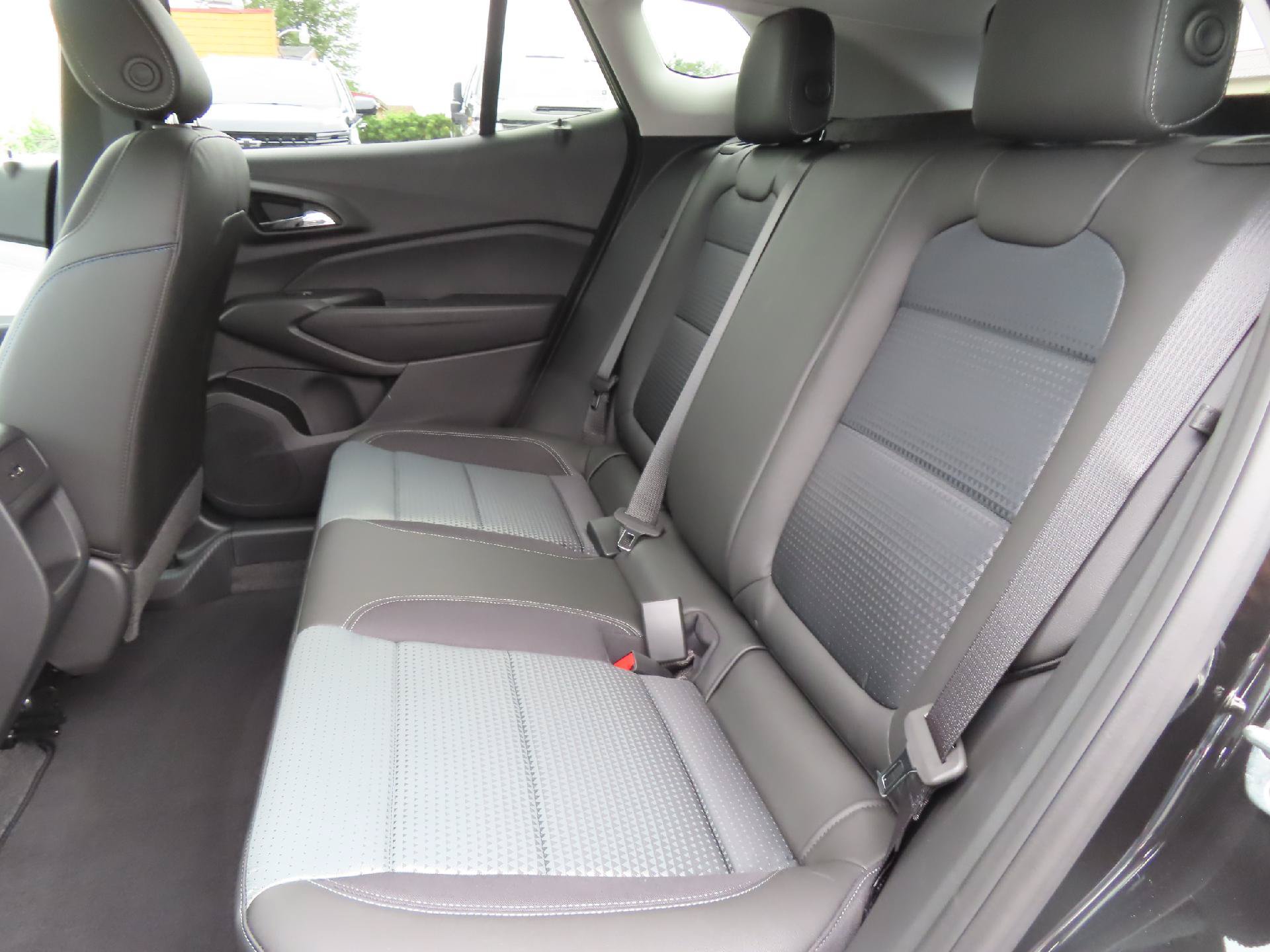 New 2026 Chevrolet Trax LT w/ Driver Confidence Package FWD image 41