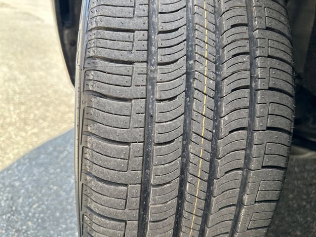 Used 2023 Chevrolet Bolt EUV Premier w/ Redline Edition image 25