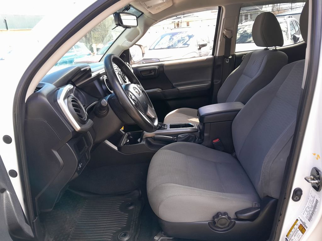 Used 2016 Toyota Tacoma 2WD Double Cab image 13