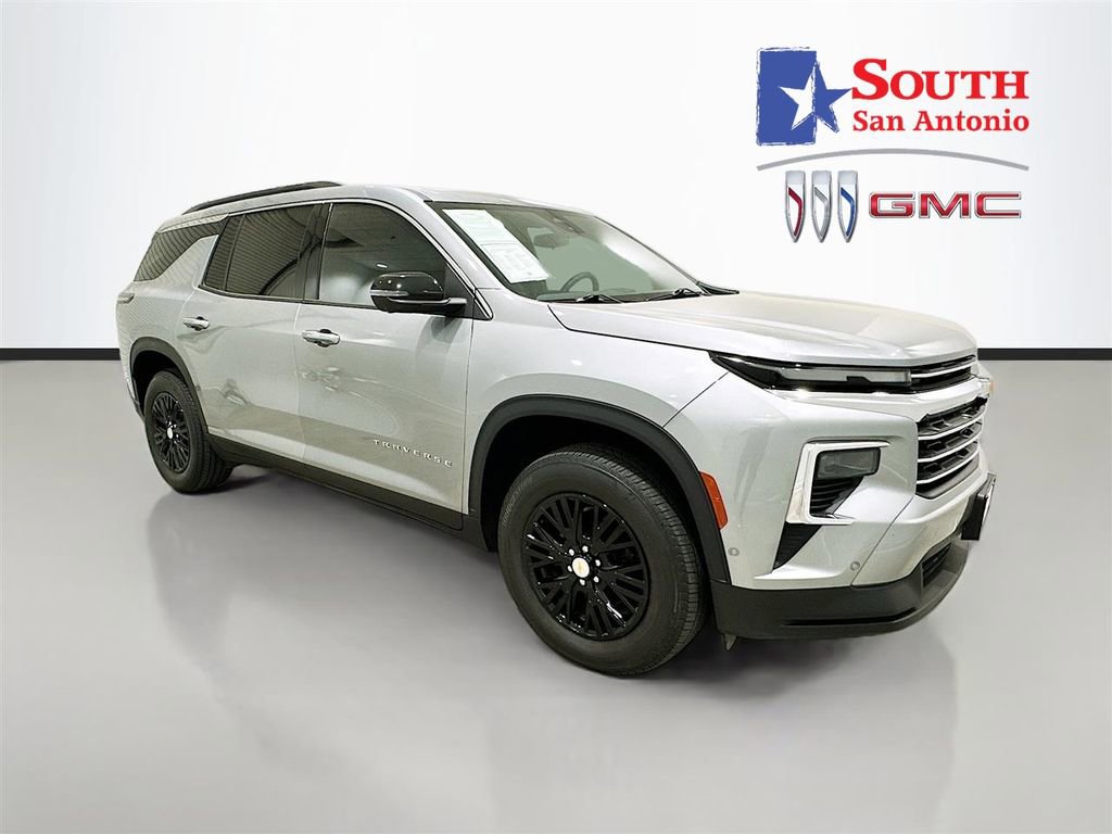 Used 2024 Chevrolet Traverse LT w/ Enhanced Driving Package image 1