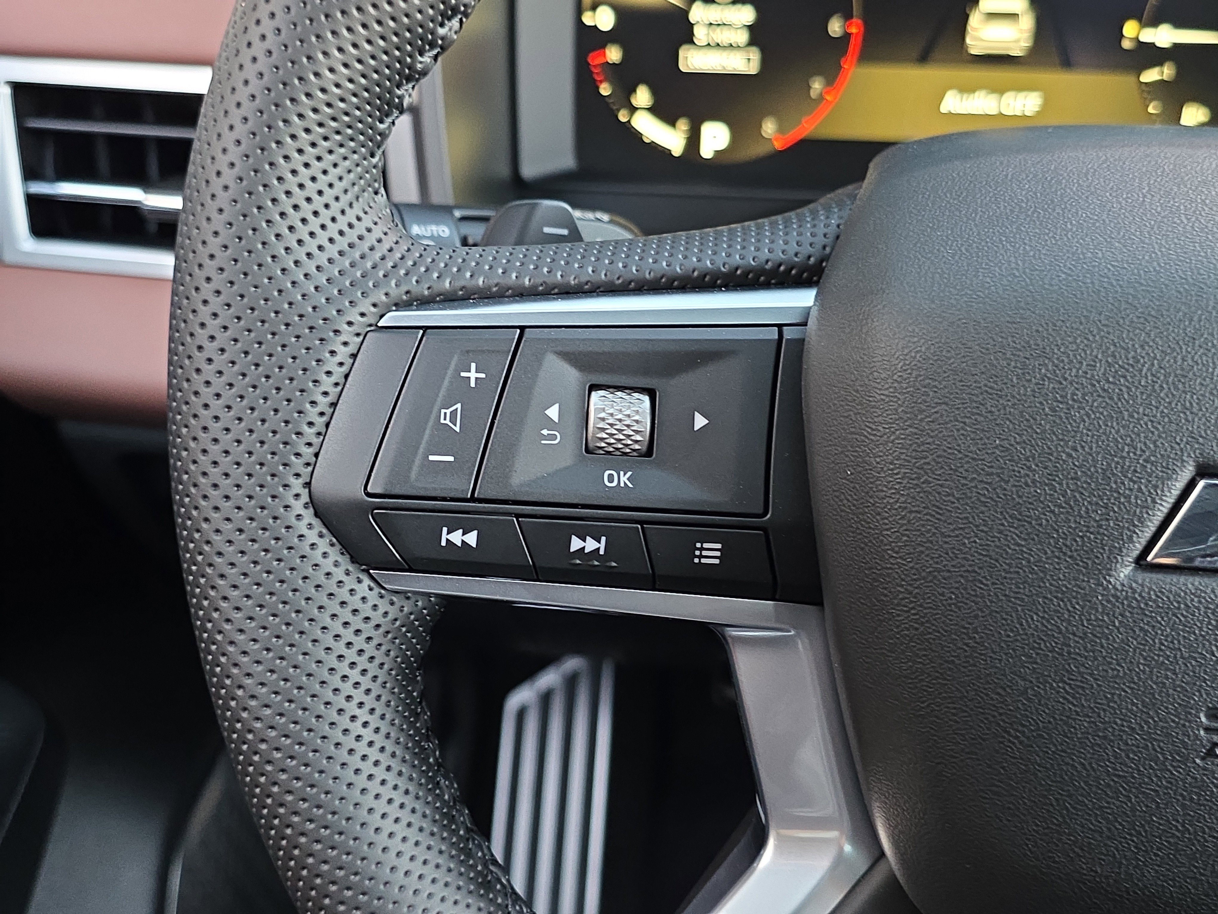 New 2026 Mitsubishi Outlander SEL image 18