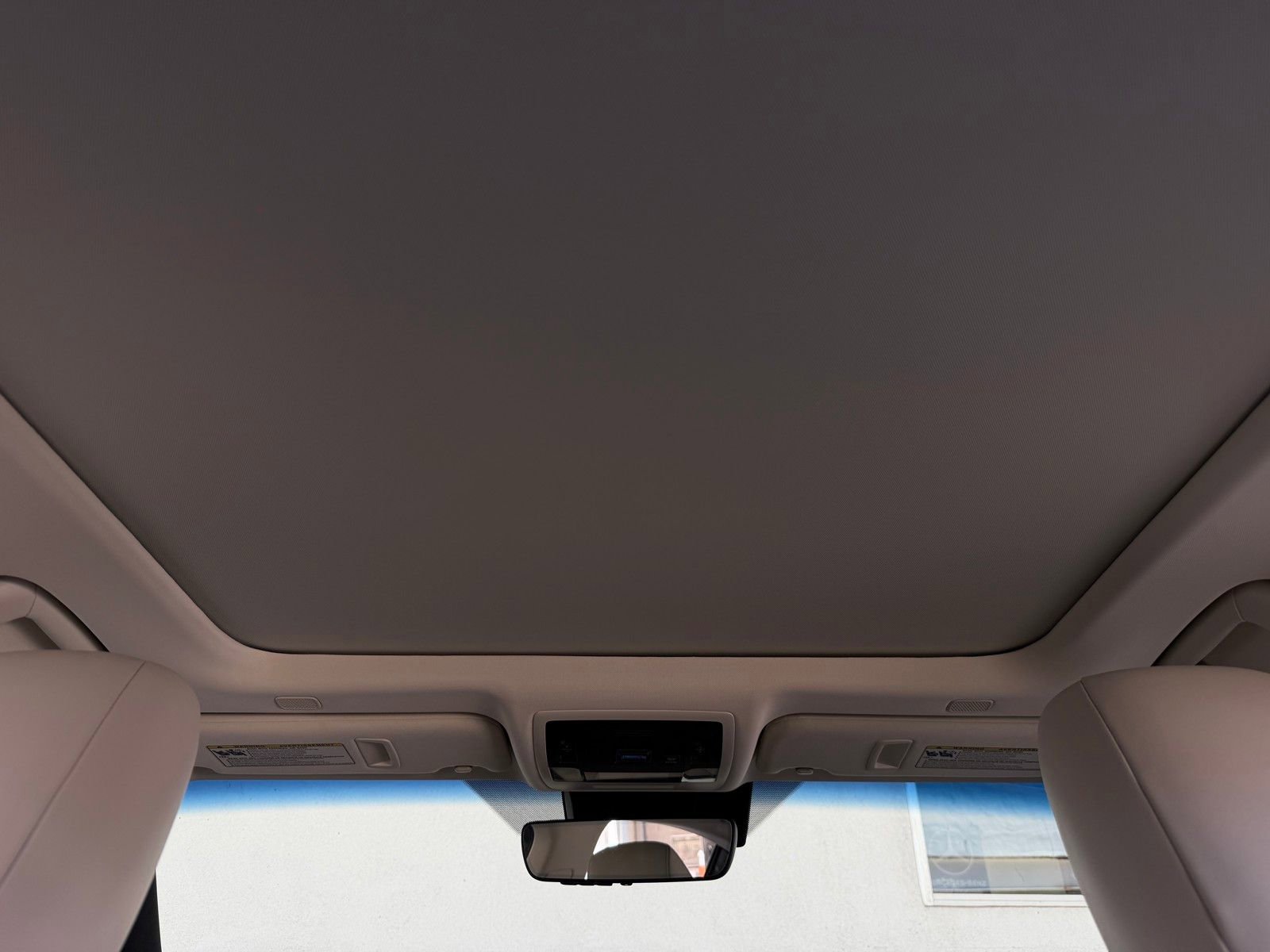 Used 2025 Lexus ES 350 w/ Premium Package image 4