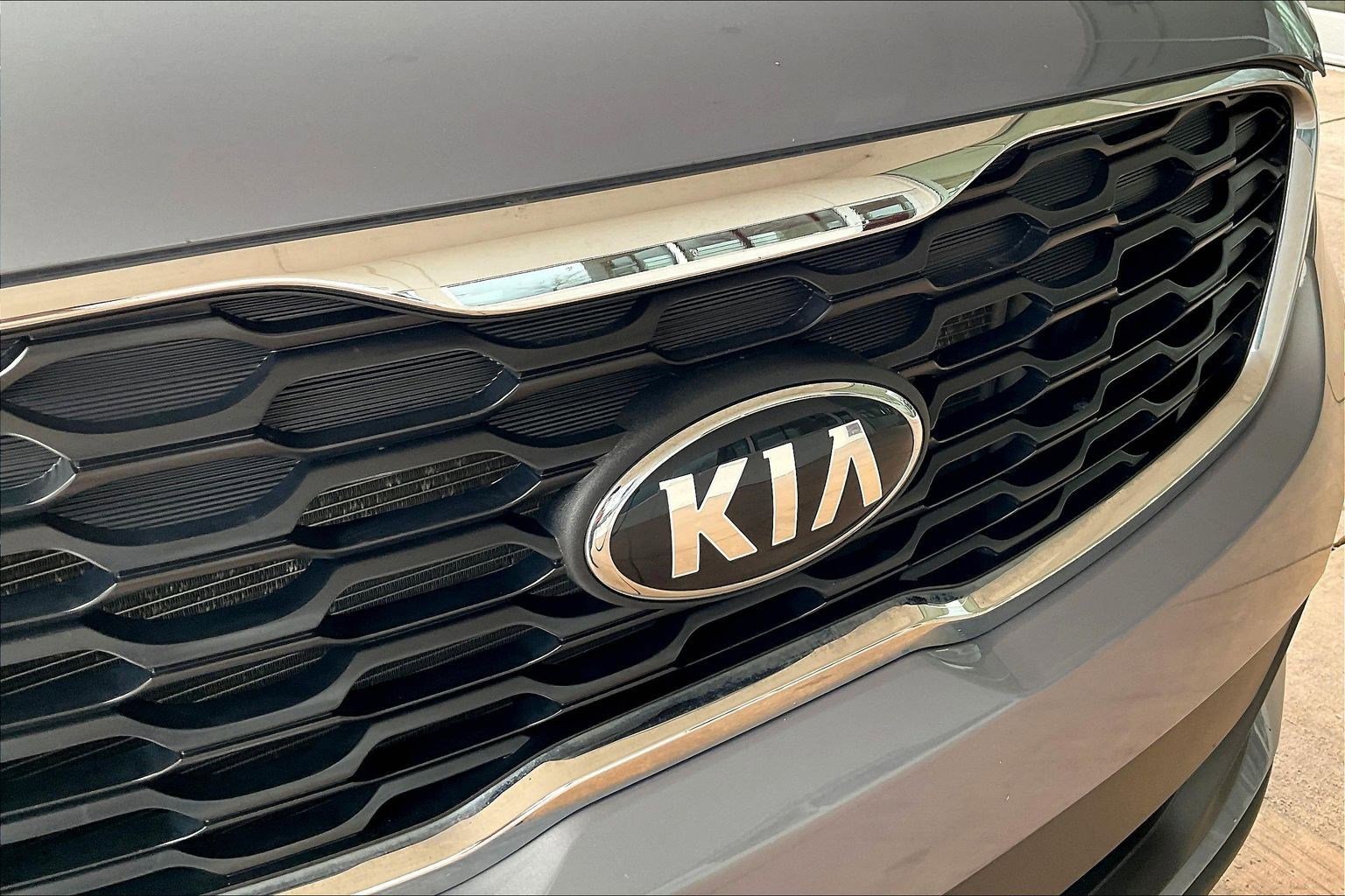 Used 2020 Kia Sorento LX image 32