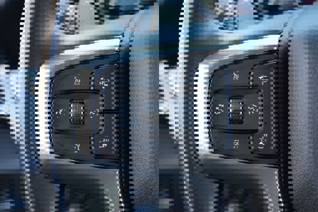 Used 2023 Chevrolet Silverado 1500 LT w/ Convenience Package II AWD/4WD image 17