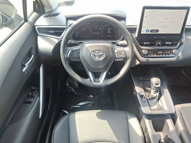 Used 2026 Toyota Corolla Cross XLE FWD image 11