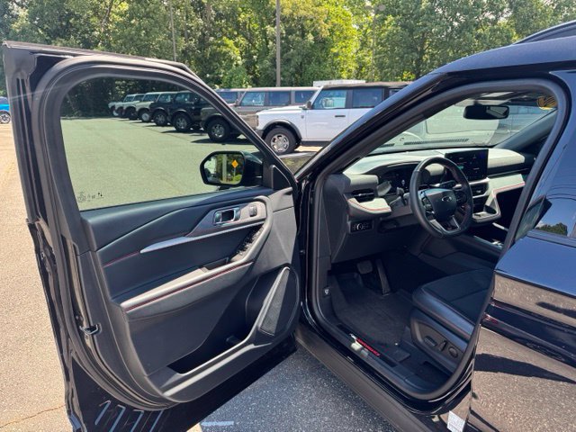 Used 2025 Ford Explorer ST AWD/4WD image 15