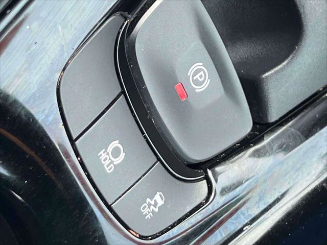 Certified 2021 Toyota C-HR XLE image 30
