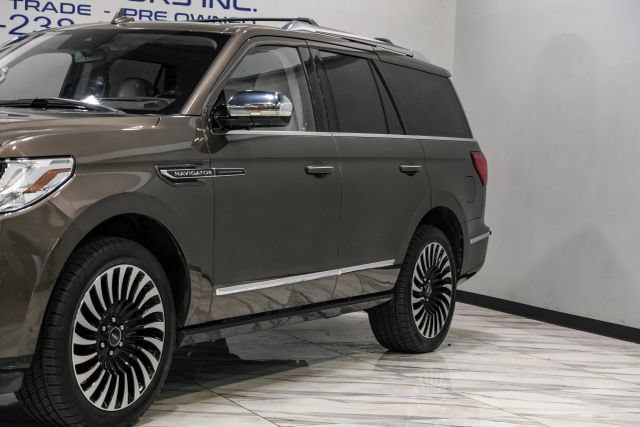 Used 2020 Lincoln Navigator Black Label w/ Cargo Convenience Package AWD/4WD image 9