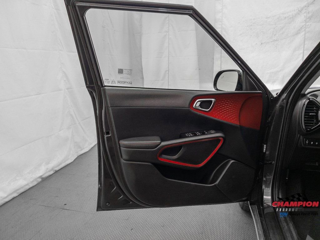 Used 2023 Kia Soul GT-Line image 18