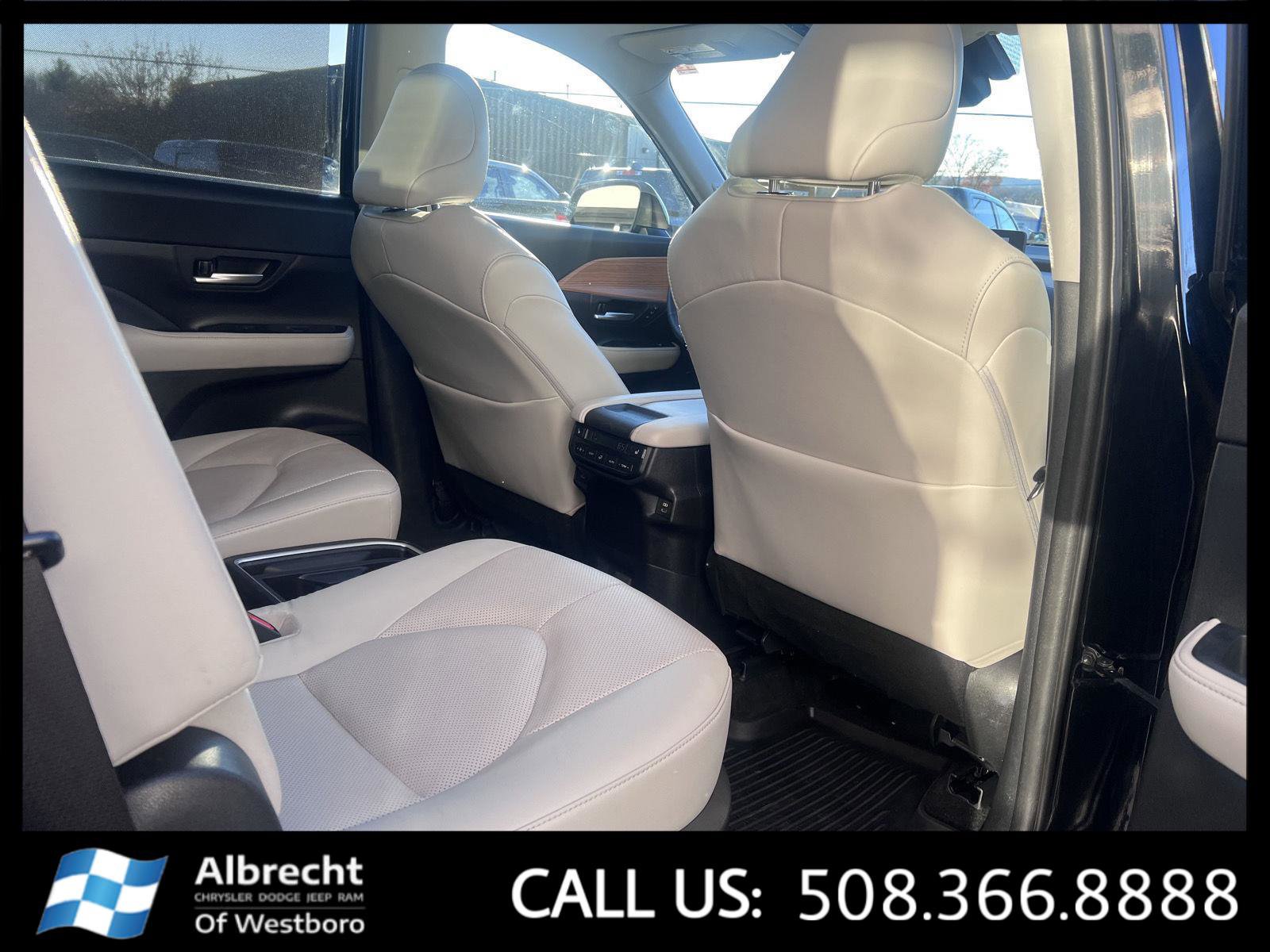 Used 2024 Toyota Grand Highlander Limited image 19