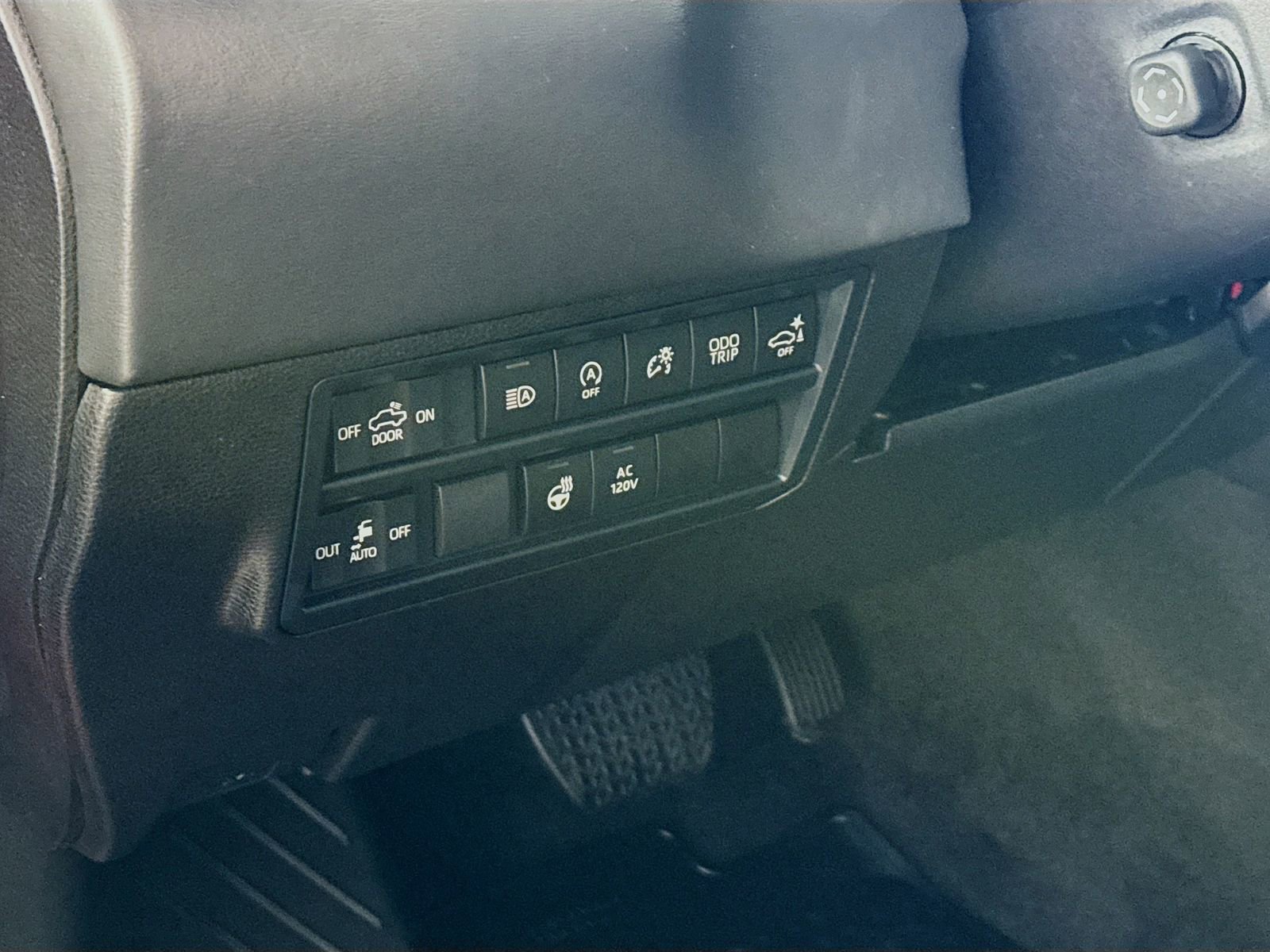 Used 2025 Toyota Tundra Platinum image 7