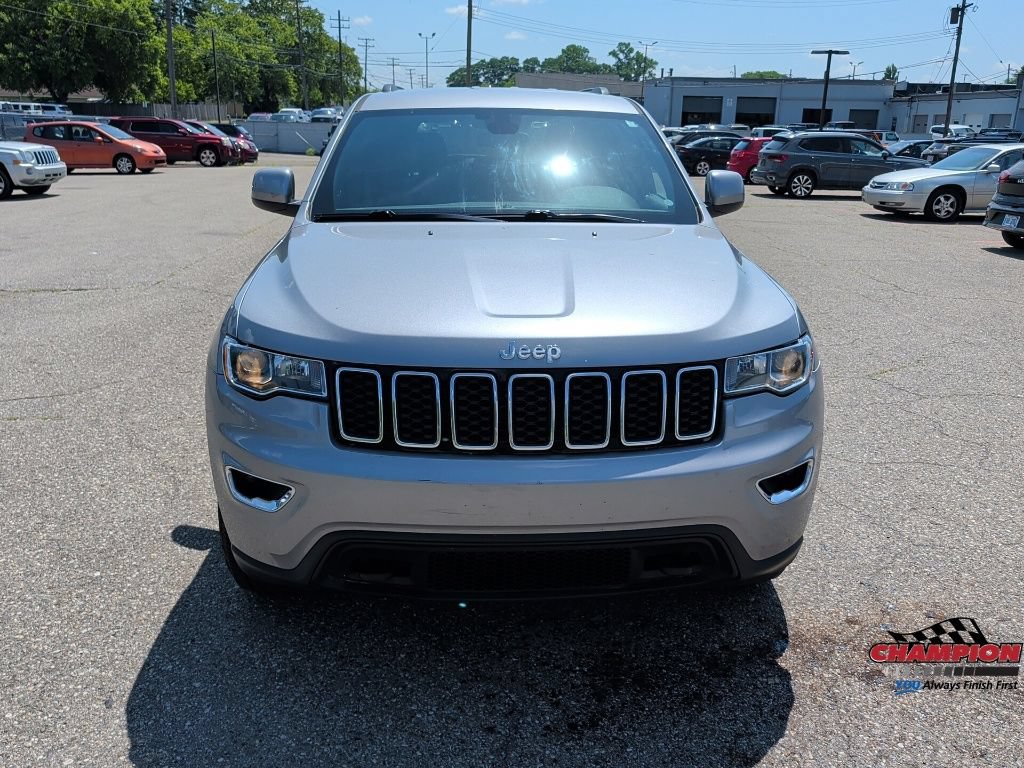 Used 2019 Jeep Grand Cherokee Laredo AWD/4WD image 9
