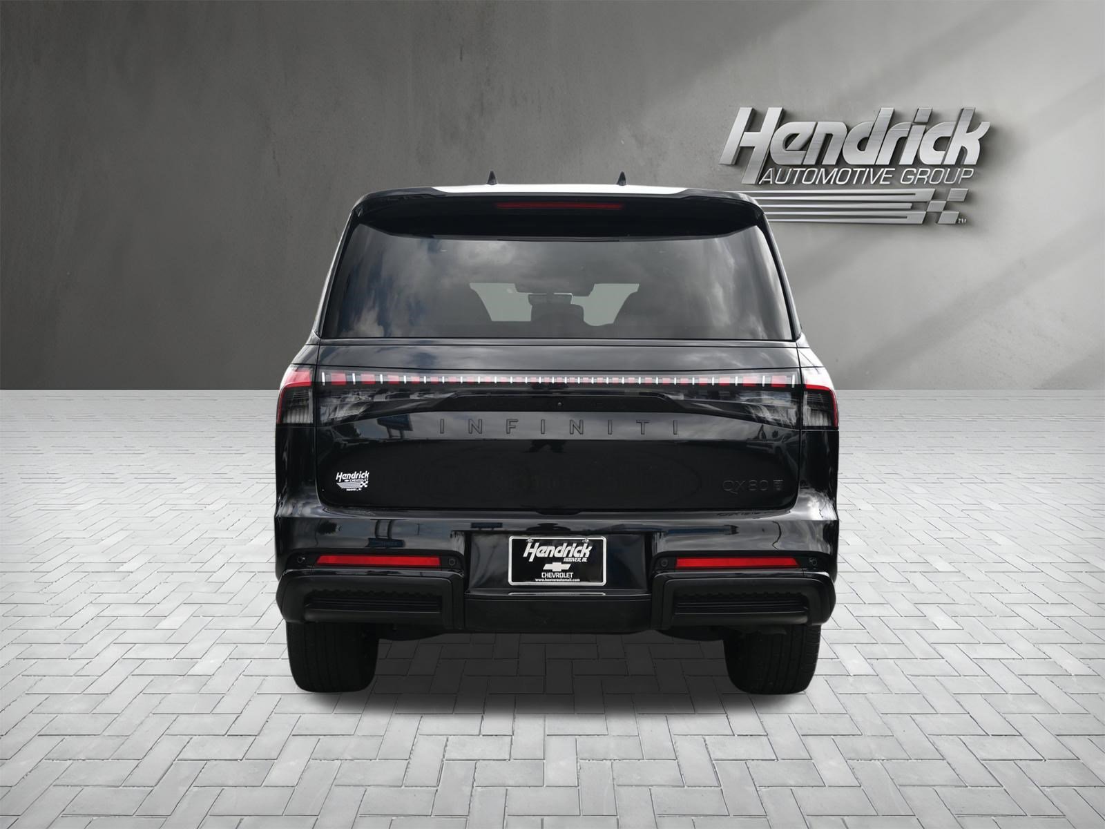 Used 2025 INFINITI QX80 Sensory AWD/4WD image 9