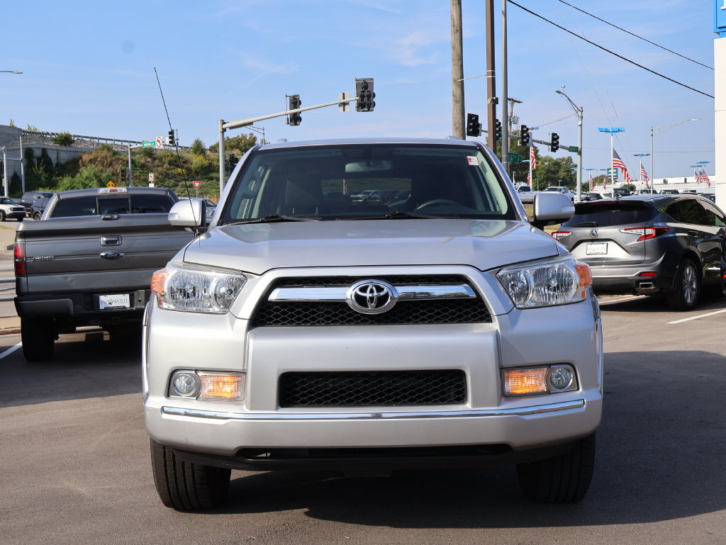 Used 2013 Toyota 4Runner SR5 AWD/4WD image 2