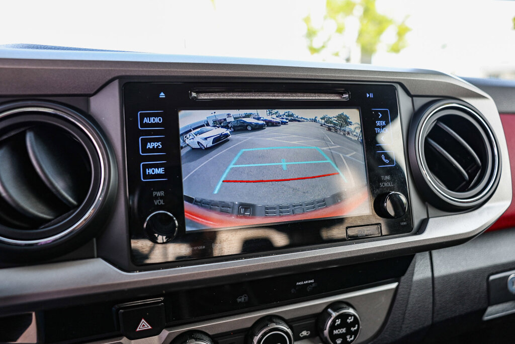 Certified 2018 Toyota Tacoma SR5 image 14