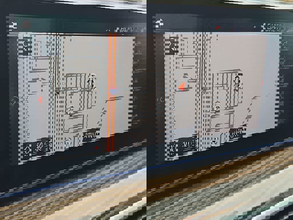 Used 2020 BMW 540i w/ Convenience Package image 31