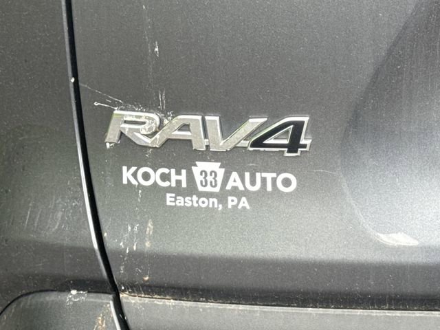 Used 2021 Toyota RAV4 XLE AWD/4WD image 18