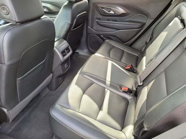 Used 2024 GMC Terrain SLT image 13
