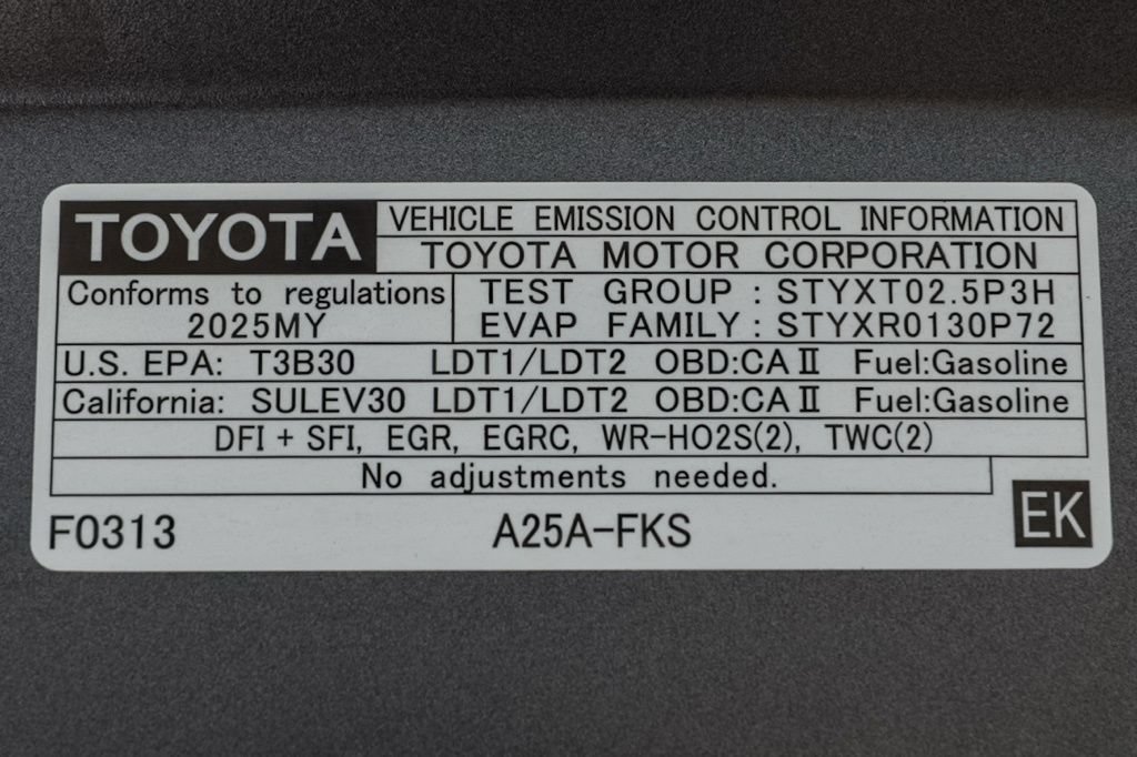 Used 2025 Toyota RAV4 XLE FWD image 37