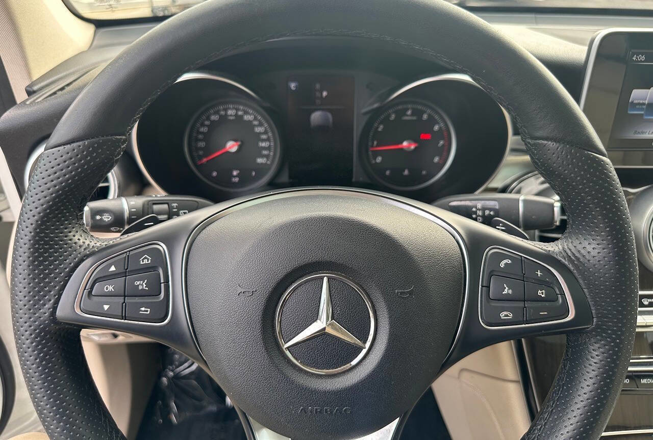 Used 2019 Mercedes-Benz GLC 300 w/ Premium Package image 24