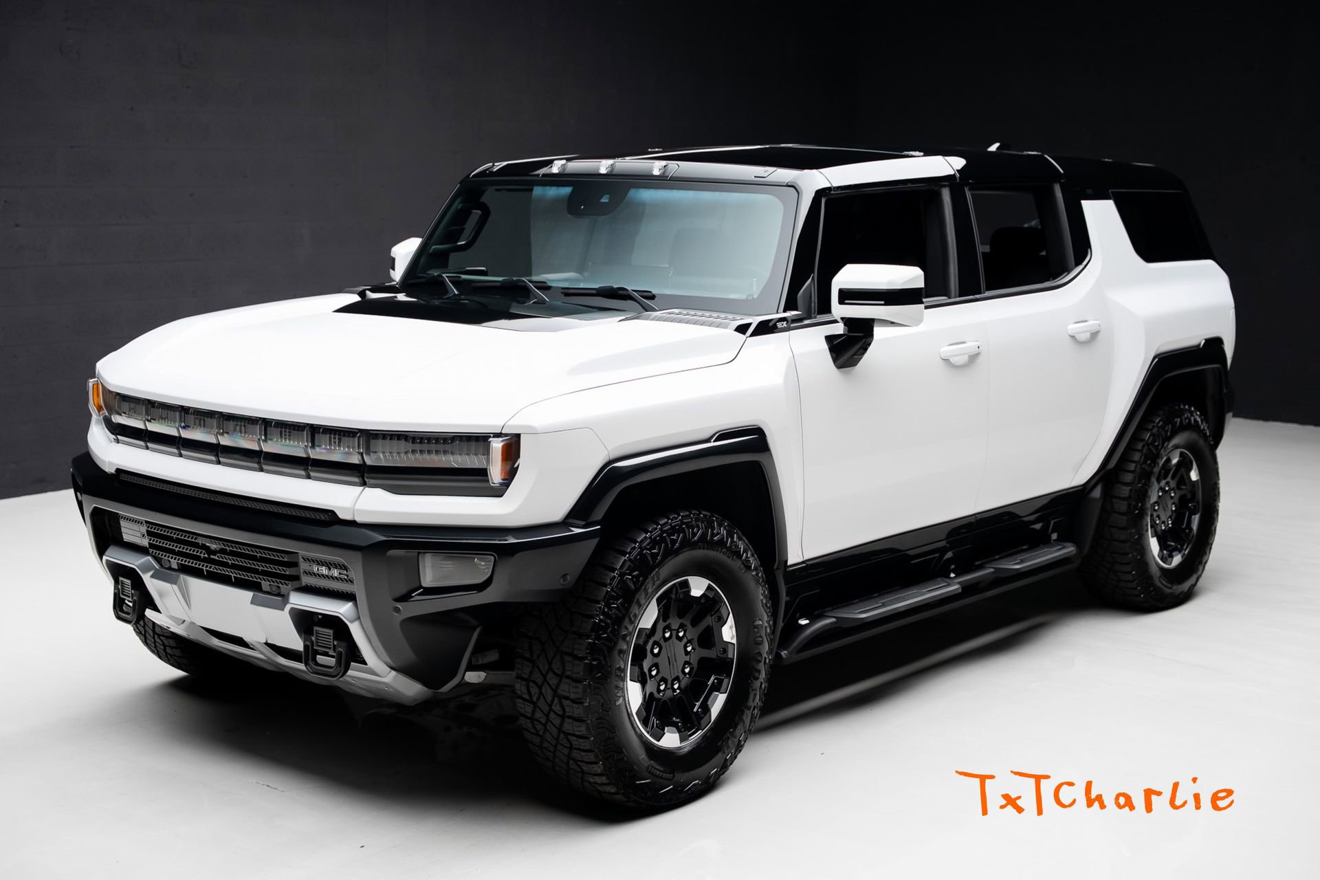 Used 2024 GMC Hummer EV 2X w/ Extreme Off-Road Package image 1