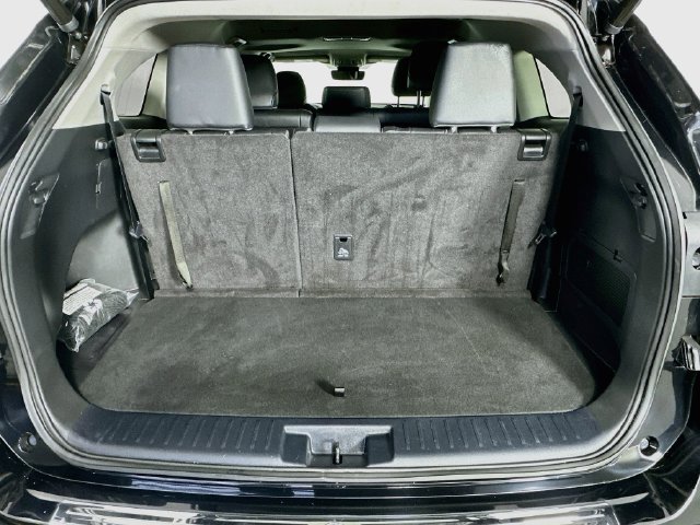 Used 2023 Toyota Highlander XLE AWD/4WD image 32