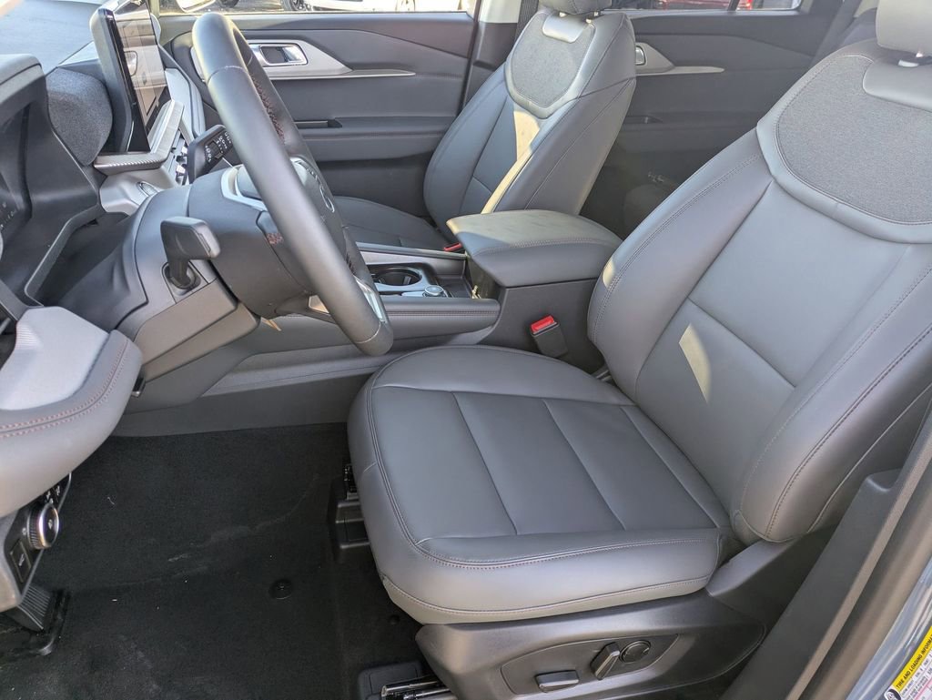 New 2026 Ford Explorer Active w/ Active Comfort Package AWD/4WD image 16