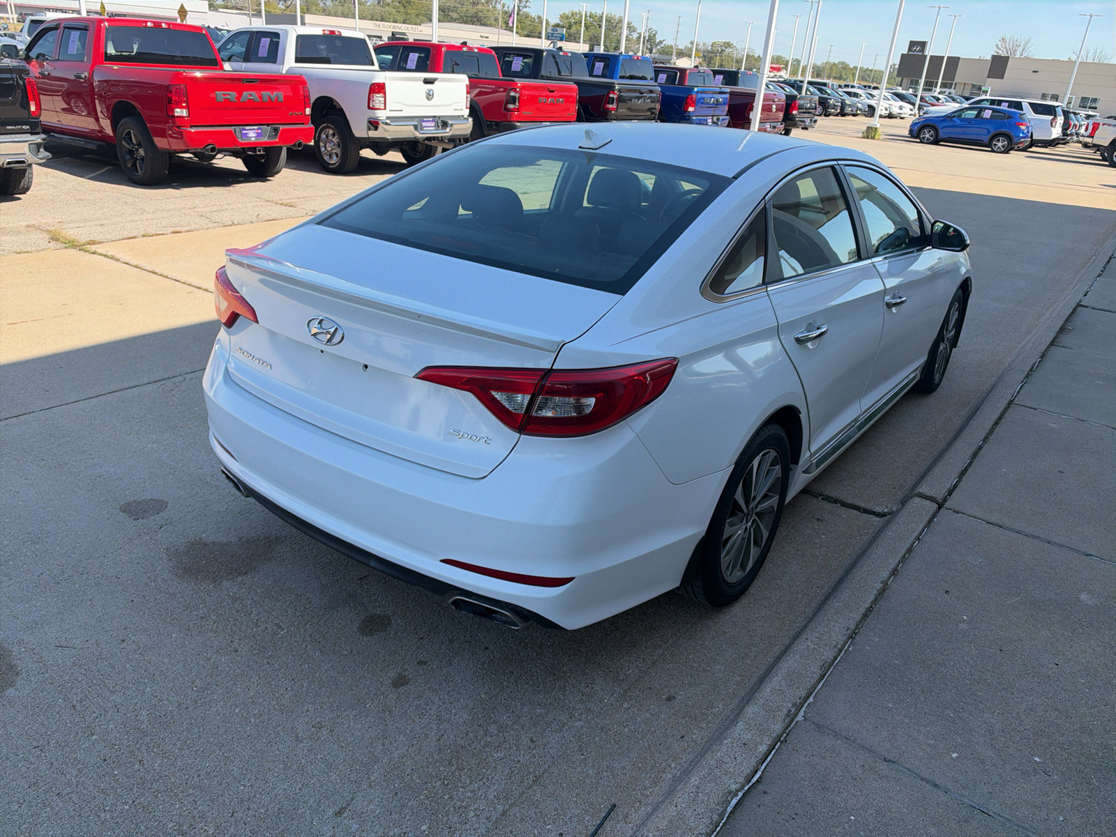 Used 2016 Hyundai Sonata Sport w/ Option Group 02 FWD image 6