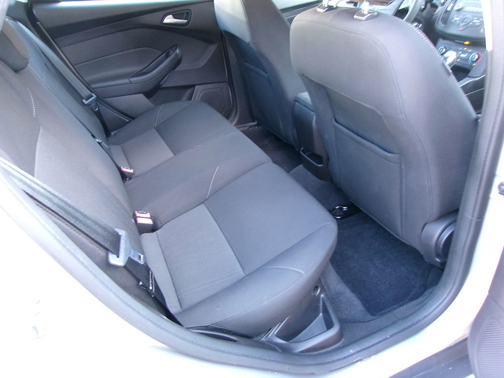 Used 2016 Ford Focus SE FWD image 10