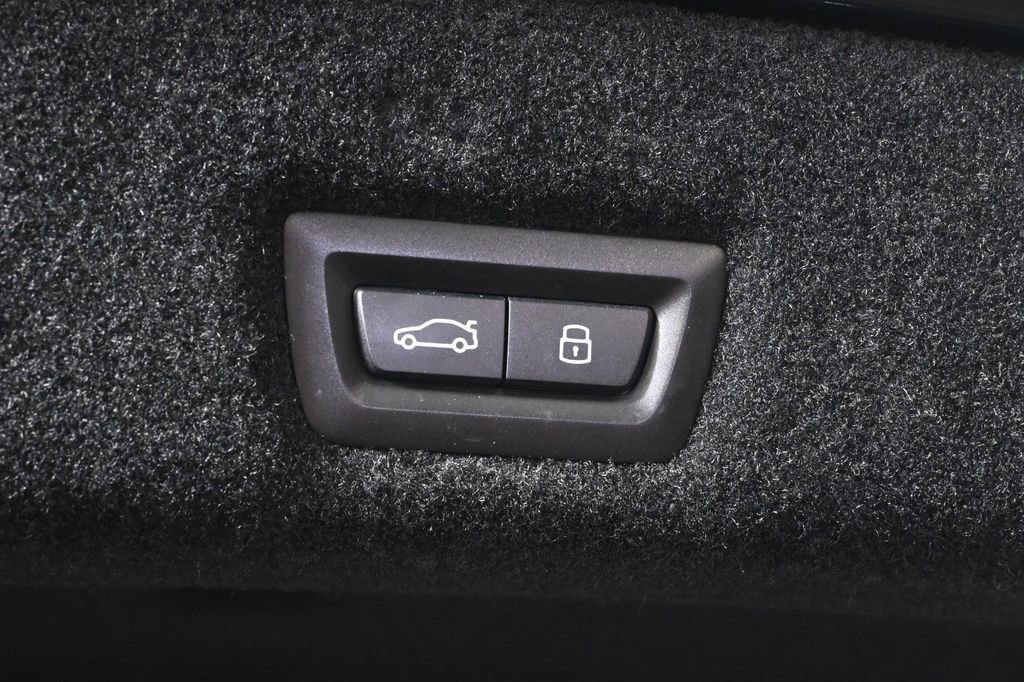 Certified 2024 BMW 760i xDrive AWD/4WD image 35