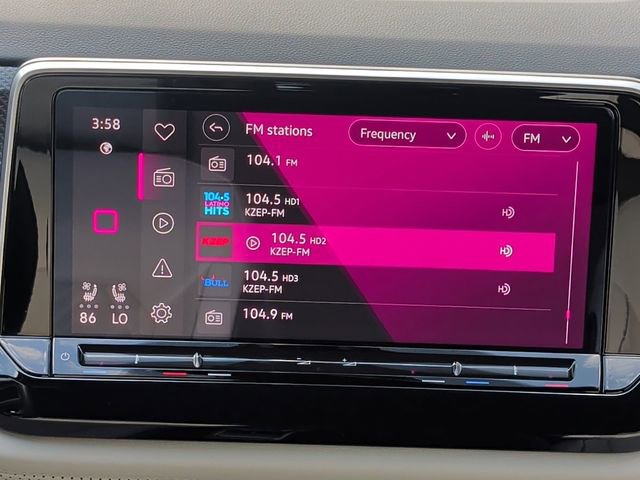 Used 2025 Volkswagen Atlas Cross Sport SEL Premium R-Line image 8