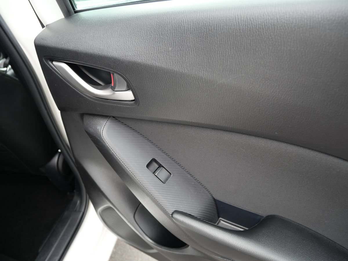 Used 2015 MAZDA MAZDA3 i Touring FWD image 33