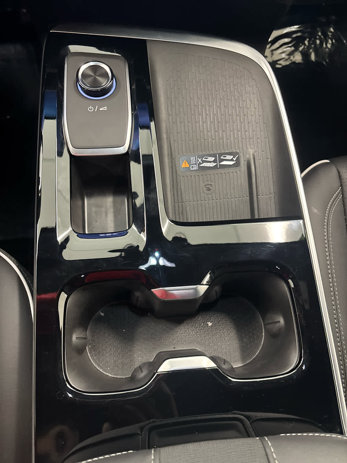 Used 2025 Buick Enclave Sport Touring w/ Power Package FWD image 27