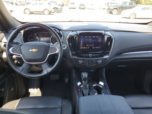 Used 2022 Chevrolet Traverse LT w/ LT Premium Package FWD image 32