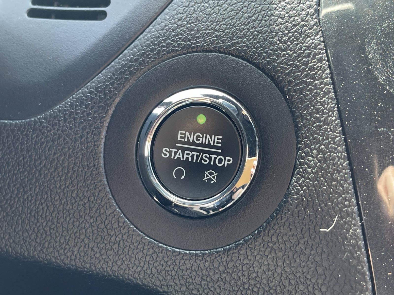 Used 2019 Ford Explorer XLT w/ Equipment Group 201A FWD image 25