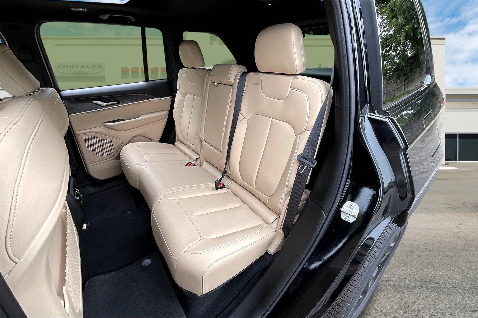 New 2025 Jeep Grand Cherokee Limited image 10