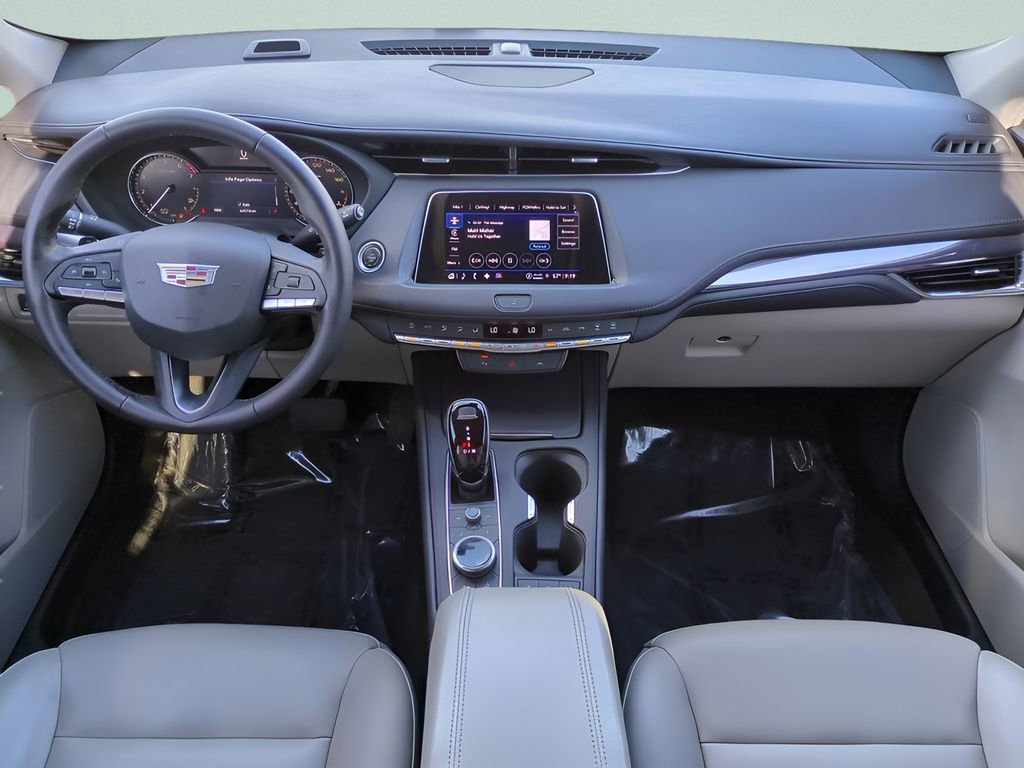 Used 2022 Cadillac XT4 Luxury w/ Driver Awareness Package image 20